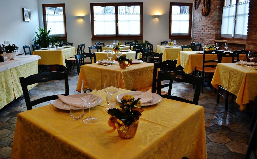 Hotel Locanda Le Tre Oche Молина ди Ледро Екстериор снимка