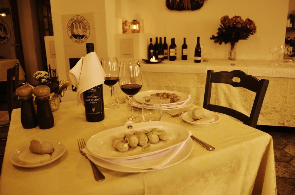 Hotel Locanda Le Tre Oche Молина ди Ледро Екстериор снимка