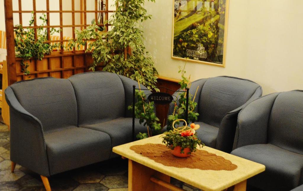 Hotel Locanda Le Tre Oche Молина ди Ледро Екстериор снимка