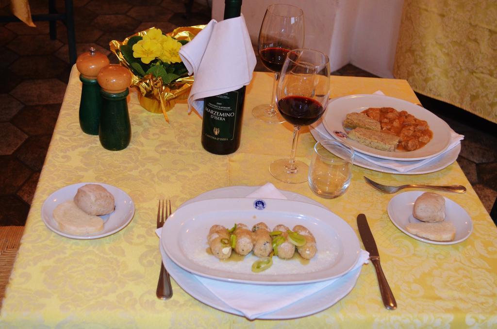 Hotel Locanda Le Tre Oche Молина ди Ледро Екстериор снимка